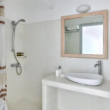 Yades - Sea View - Adults Only Lägenhetshotell Náousa